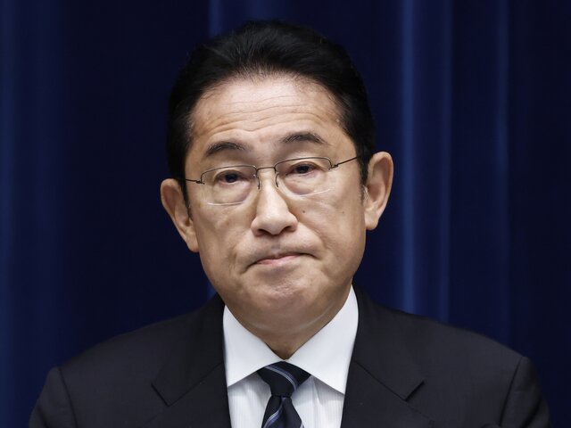 Премьер Японии поручил принять меры на фоне планов КНДР запустить спутник