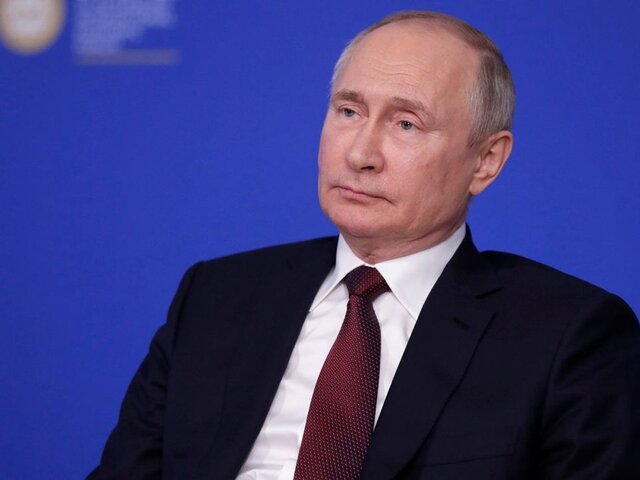 Путин заявил, что Россия не планирует закрывать "окно в Европу"