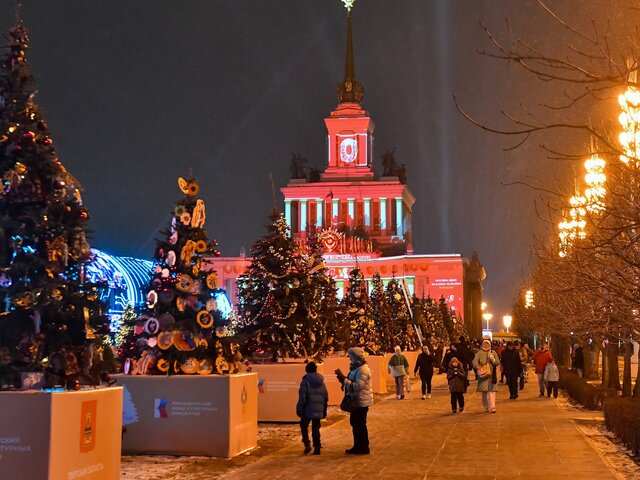 Москва онлайн покажет, как Деды Морозы со всей России зажгут 360 тысяч новогодних огней