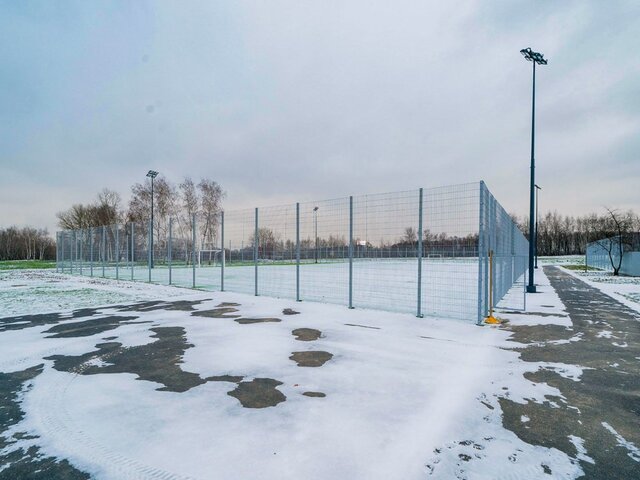 Спорткластер с футбольными полями появился в новом парке на юге Москвы
