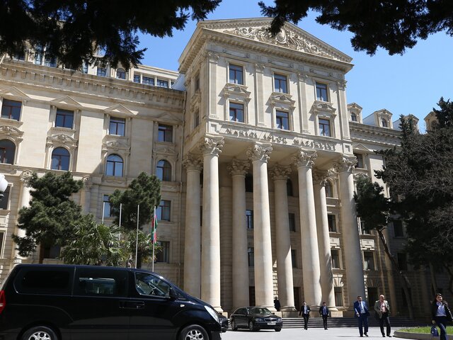 Баку выразил протест ФРГ, США и Франции из-за незаконных финансовых переводов