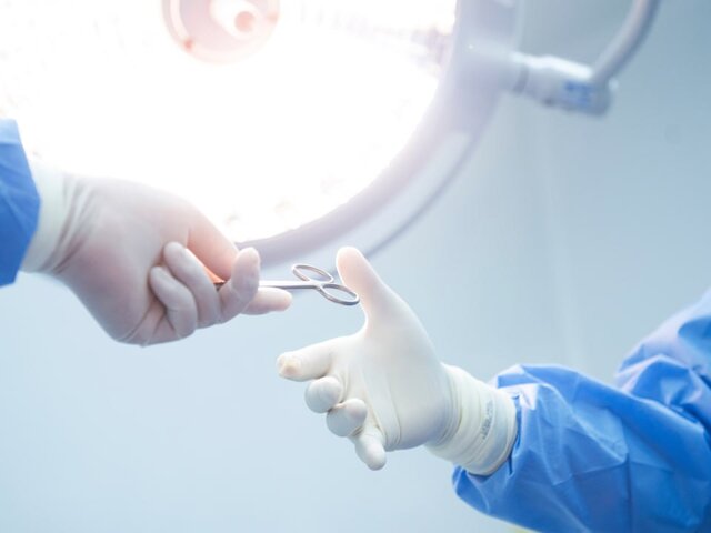 Пластический хирург назвал наиболее популярные у россиян операции на лице