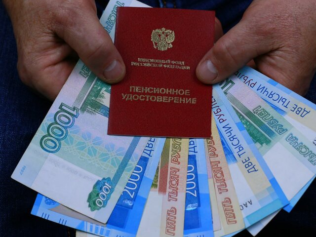 Путин подписал закон о повышении пенсий в 2024 году