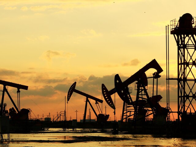 Россия и страны ОПЕК+ договорились о сокращениях добычи нефти
