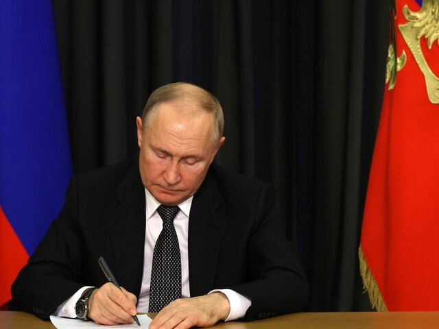 Путин подписал указ об увеличении штатной численности ВС РФ