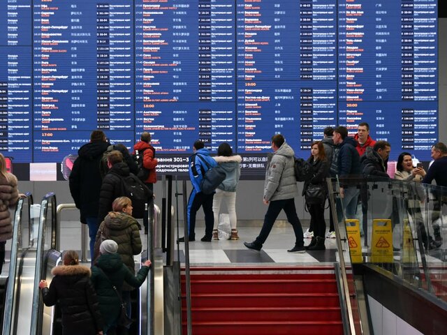 Россиянам назвали самый загруженный день в аэропортах Москвы