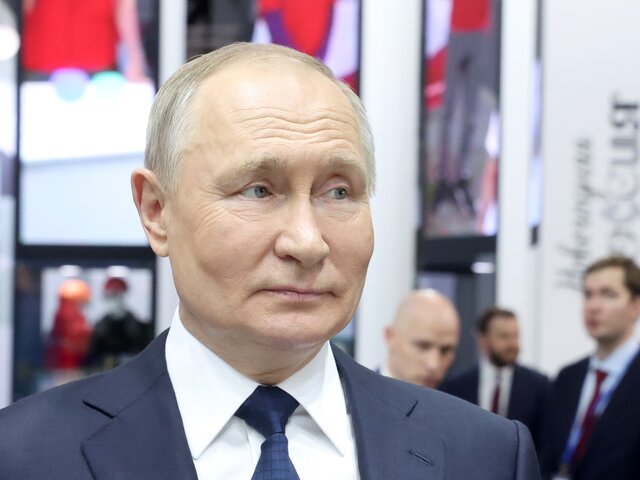 Путин осмотрел павильон 