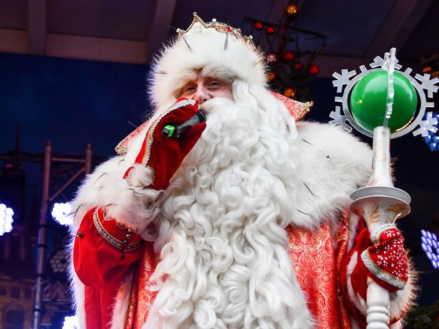 Российский Дед Мороз поздравил детей с Новым годом в египетской Хургаде