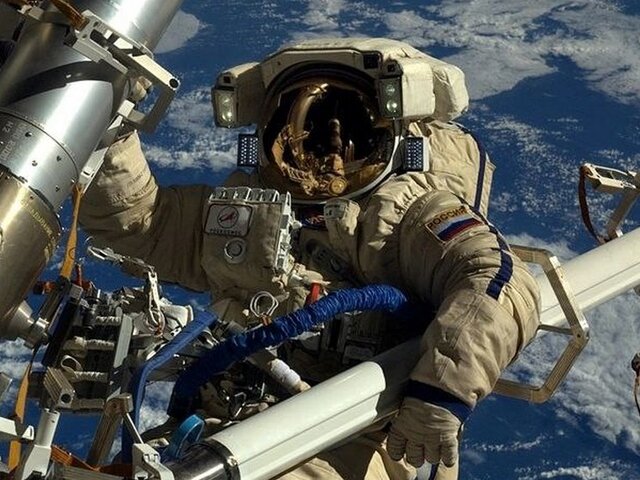 Космонавты Кононенко и Чуб осмотрят место утечки на модуле 