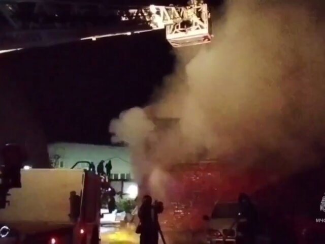 Пожар в автосервисе на востоке Москвы потушили