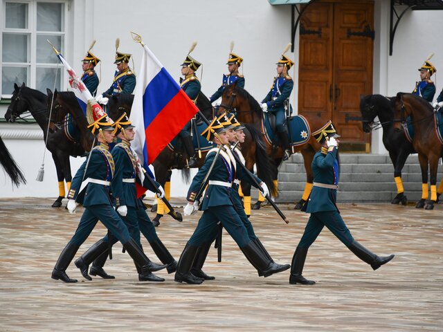 Москва онлайн покажет заключительную церемонию развода караулов в Кремле