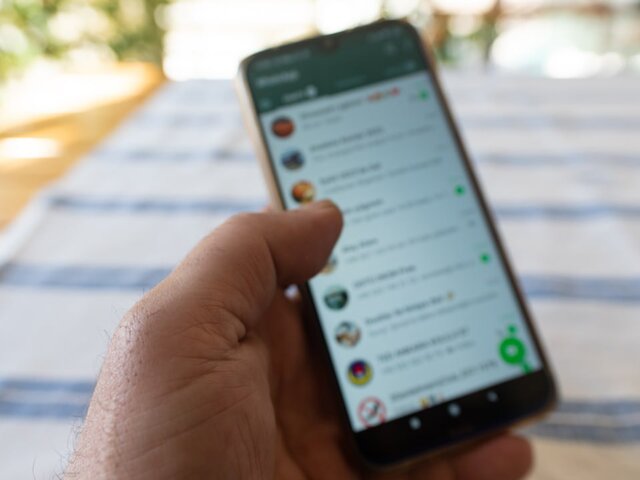 Пользователям WhatsApp стала доступна функция защиты чатов с помощью кода