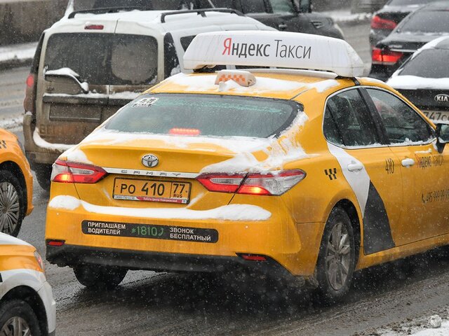 В сервисе такси рассказали о влиянии снегопада на стоимость поездки