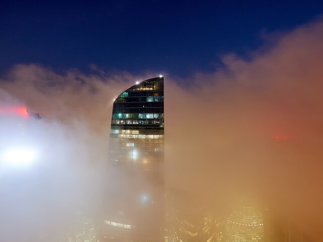 Москвичей предупредили о тумане в ночь на 31 октября
