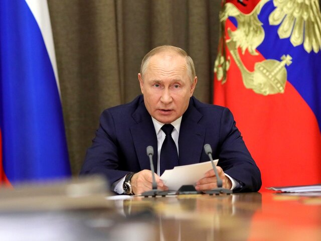 Путин заявил о попытках дестабилизировать РФ извне с помощью изощренных технологий