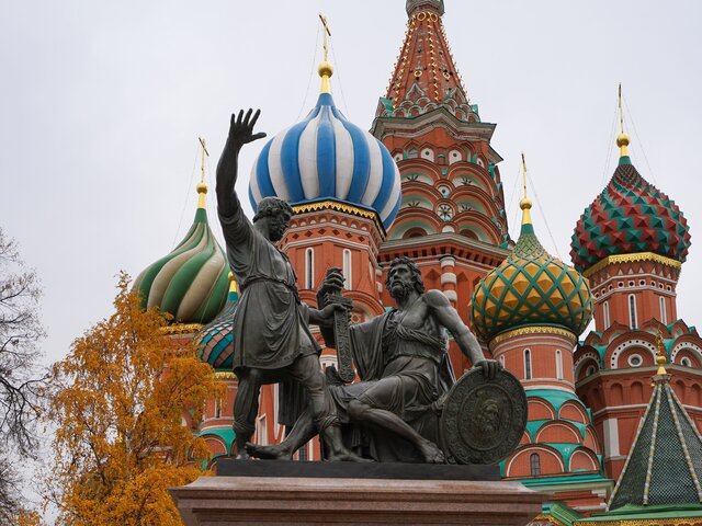 Путин 4 ноября возложит цветы к памятнику Минину и Пожарскому в Москве