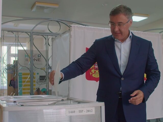 Глава Минобрнауки РФ Фальков принял участие в голосовании