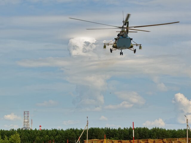 Песков не стал комментировать сообщения об угоне вертолета российским пилотом