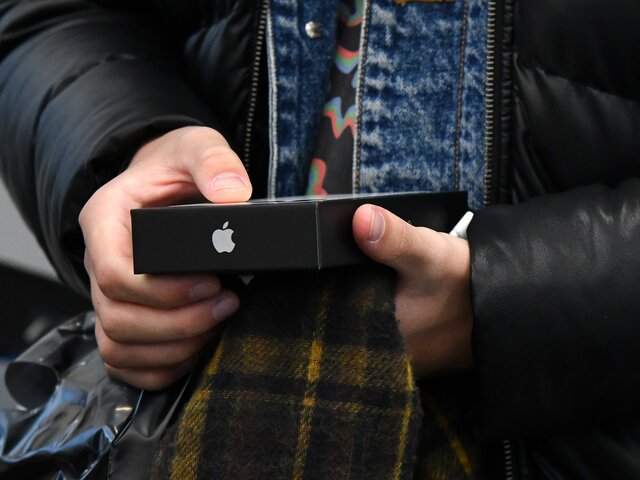Стала известна стоимость нового iPhone 15 в России