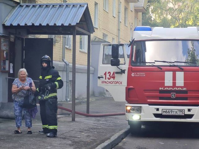 Жительница Красногорска рассказала, что пожар в доме был очень сильным