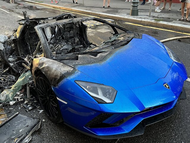 Москвич требует возместить сгоревшие вместе с Lamborghini 1,7 миллиона рублей