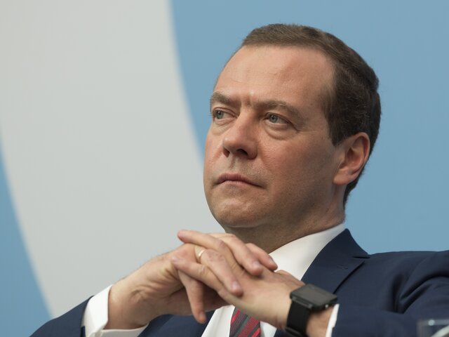 Медведев назвал священным долгом РФ одержать победу