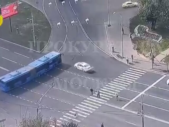 В Москве задержали водителя каршеринга, скрывшегося после ДТП с автобусом
