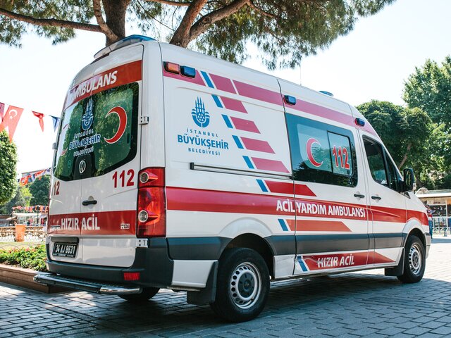 Шесть человек погибли, 43 ранены в результате ДТП с автобусом и грузовиком в Турции – СМИ