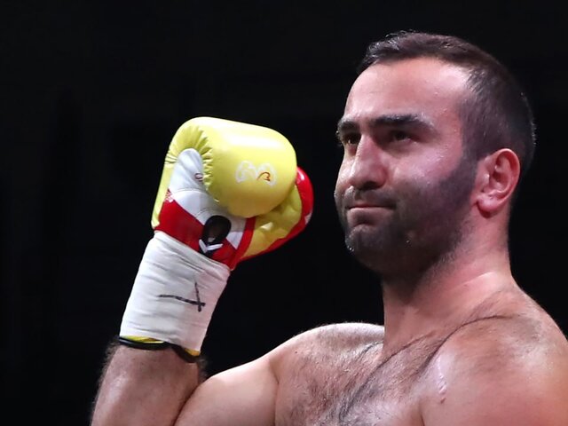 Шведский боксер отказался пожимать руку спортсмену из России