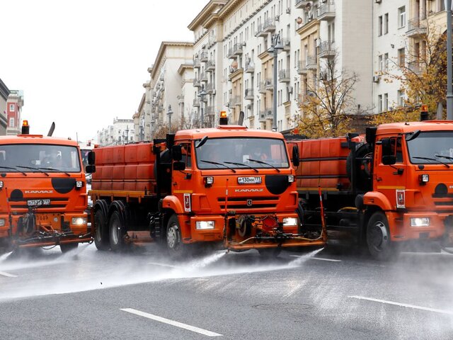 Дороги и тротуары в Москве помоют с шампунем