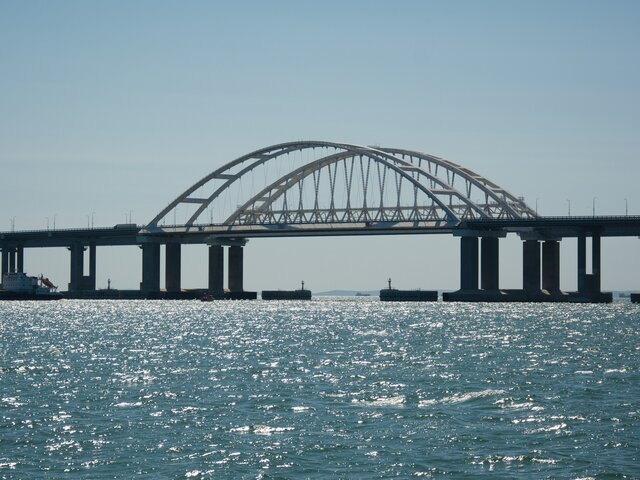 Автомобильное движение по Крымскому мосту приостановят до 3 октября