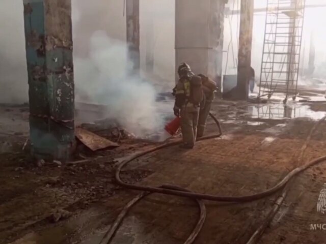 Пожар в здании бывшего подшипникового завода в Самаре ликвидировали