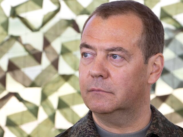 Медведев посетил полигон подготовки контрактников в ДНР рядом с линией соприкосновения