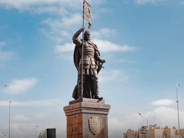 В Липецке устновили памятник Невскому с цитатой из песни SHAMAN