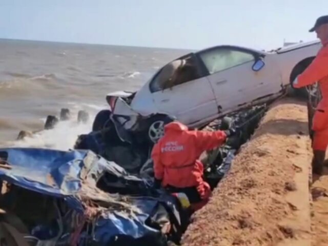 В МЧС РФ заявили, что российские спасатели работают на самых сложных участках в Ливии