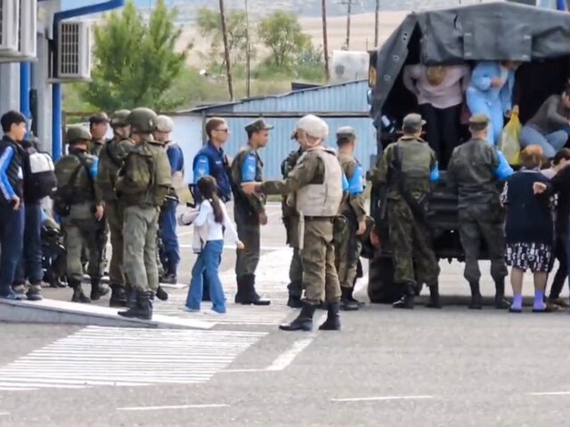 Пашинян возложил на миротворцев РФ долю ответственности за события в Карабахе