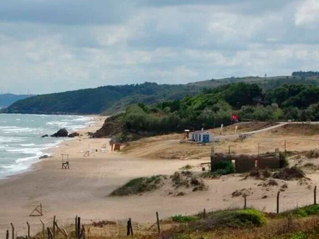 Пляж в Турции закрыли из-за обнаружения 28 неразорвавшихся мин