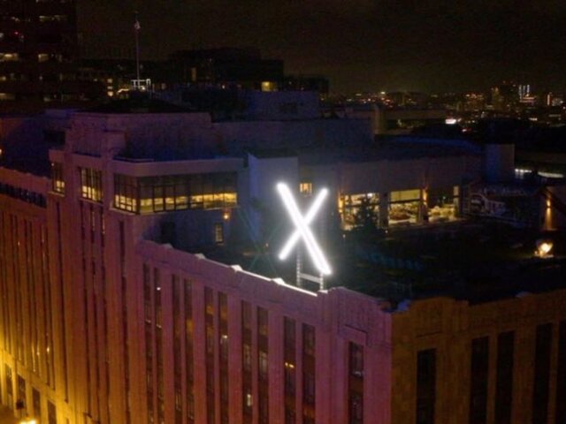 Новое X-лого появилось на крыше штаб-квартиры Twitter