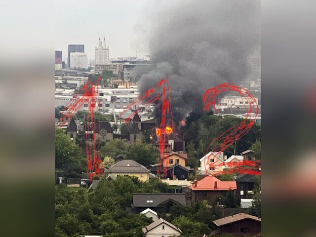 Пожар произошел рядом с отелем 