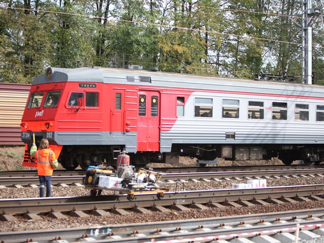 Движение поездов на Октябрьской железной дороге восстановили после пожара в электричке