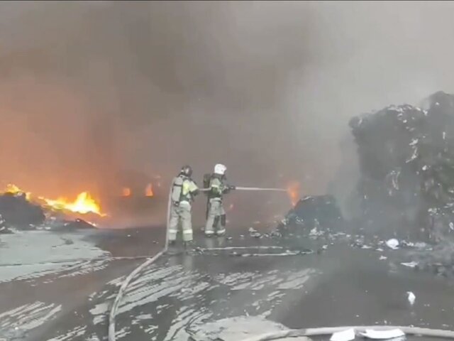 Пожар на складе с макулатурой под Ростовом-на-Дону локализовали