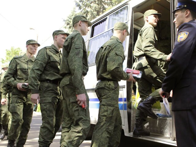 Комитет ГД рекомендовал ввести штрафы до 50 тыс рублей за неявку в военкоматы