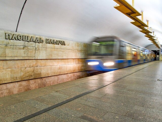 Интервалы поездов на Калининской линии метро Москвы были увеличены из-за проверки состава