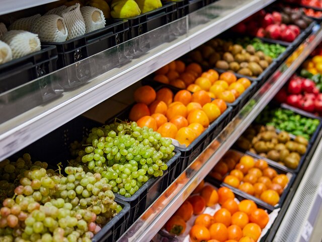 Россиянам объяснили, как выбрать безопасные фрукты в магазинах