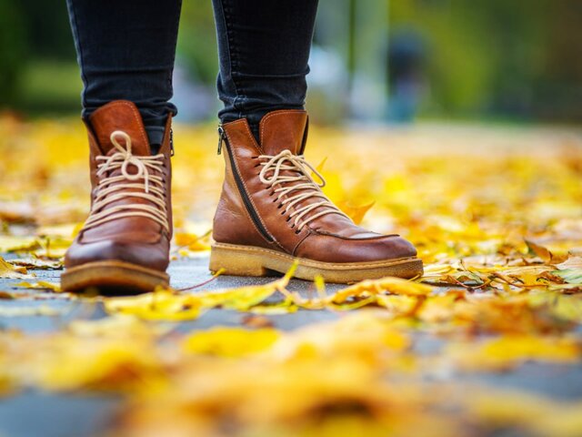 Россиянам дали шесть советов, как подготовить теплую обувь к осеннему сезону