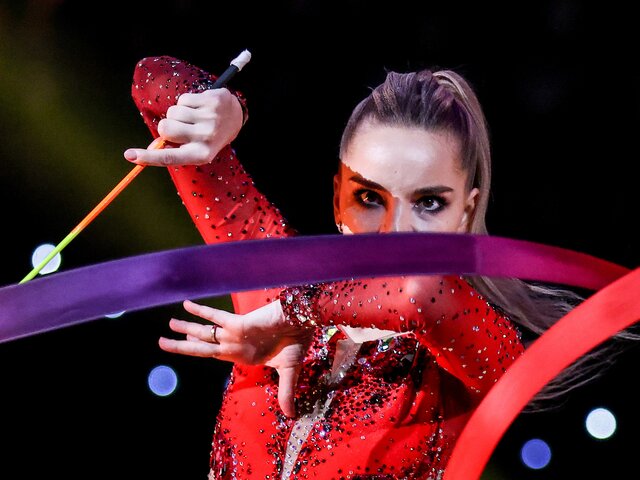 Гимнастка Арина Аверина выиграла золотую медаль в упражнениях с обручем на Играх стран СНГ