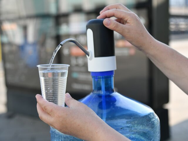 Питьевую воду будут раздавать на вокзалах и станциях МЖД из-за жары