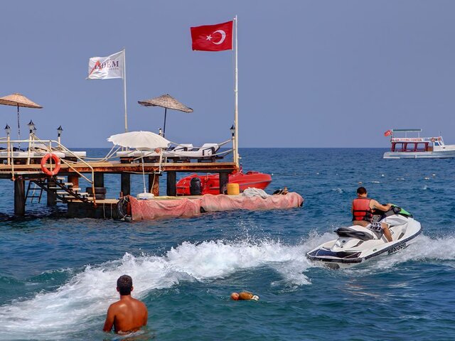 Российские школьники вернутся из отеля в турецком Кемере 5 августа