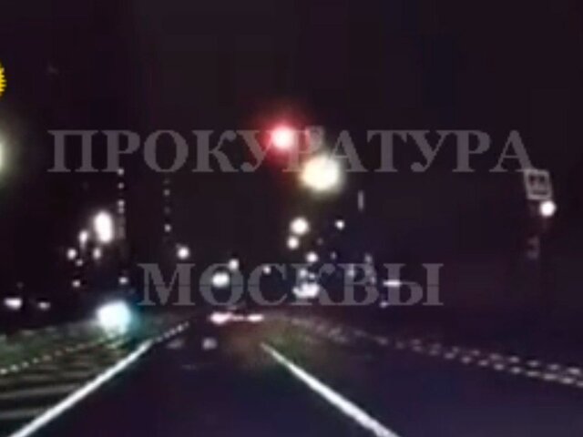 Водитель Jaguar сбил подростка на самокате на пешеходном переходе на востоке Москвы