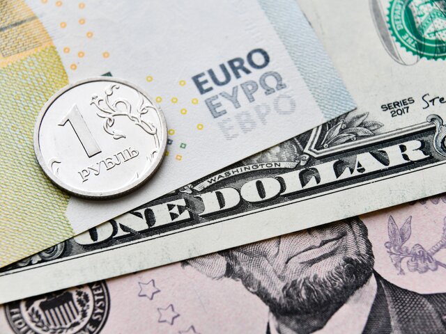 Экономист объяснил, когда россияне ощутят последствия роста курса доллара